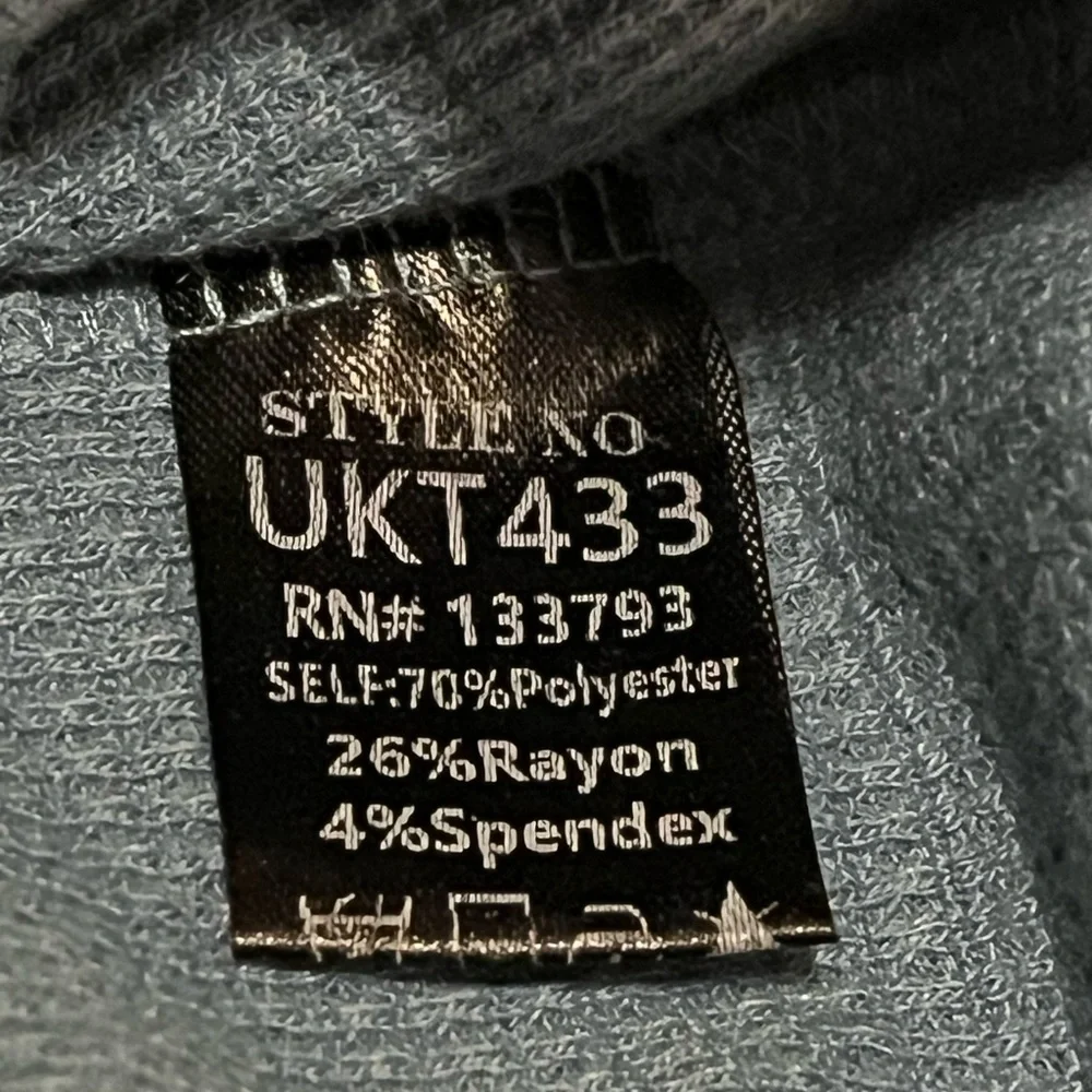 NEW! POL Thermal Knit Top with Heart Peace Sign
Patch on Front in Sz. Large - Picture 12 of 15